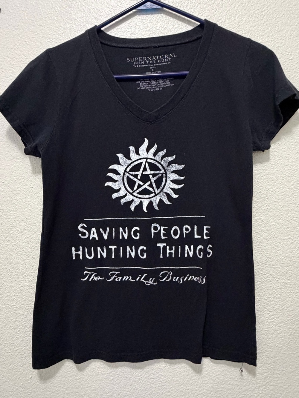 Supernatural "Saving People Hunting Things" black and white t-shirt, Large